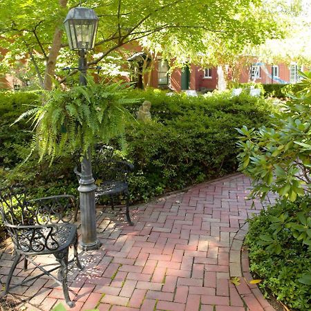Louisville Bourbon Inn Exterior foto